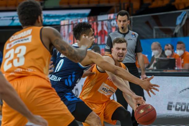 更是意义深 更是意义深