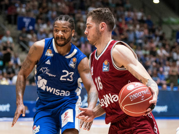 连续赛季参 连续赛季参